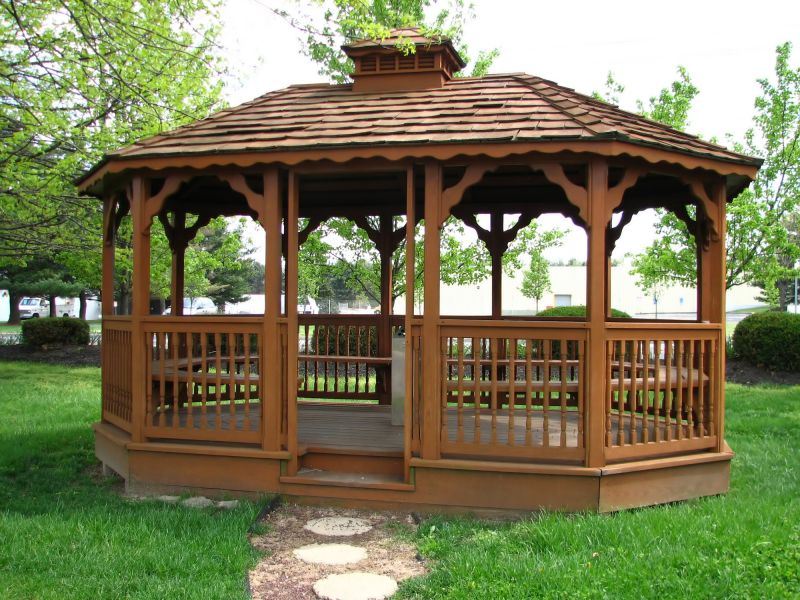 Oval Gazebo Installation detail
